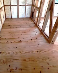 フローリング施工始まりました